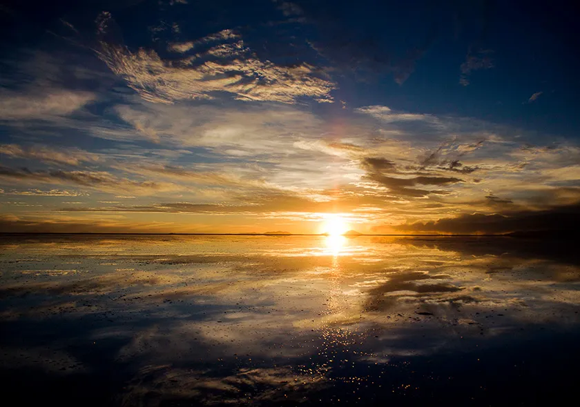 efecto-espejo-salar-uyuni-magri-tour-operator-02